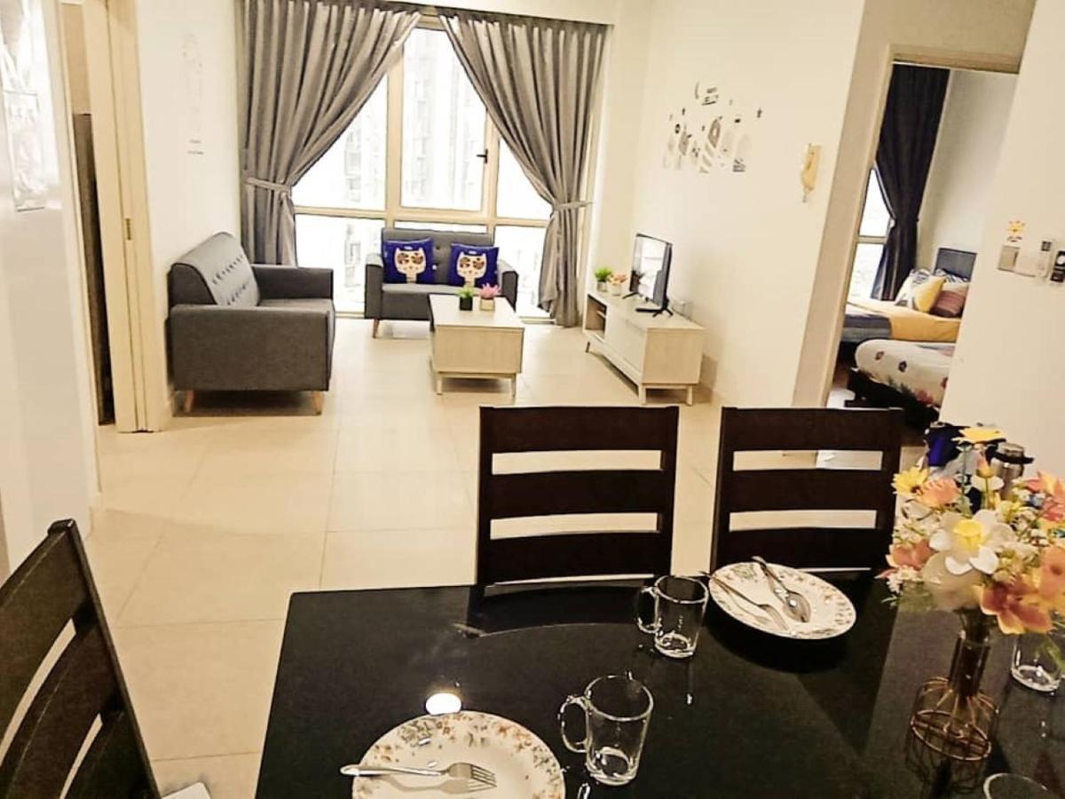 Apartment Legoland-4mins Walk-spacious-kids Friendly With Bathtub@ Happy Travel- Afinity Residency Nusajaya (Iskandar Puteri)