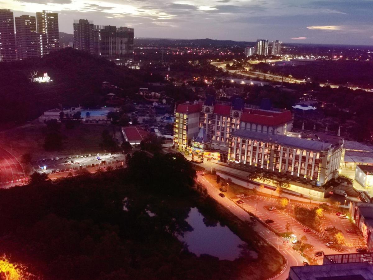 Legoland-4mins Walk-spacious-kids Friendly With Bathtub@ Happy Travel- Afinity Residency Nusajaya (Iskandar Puteri)