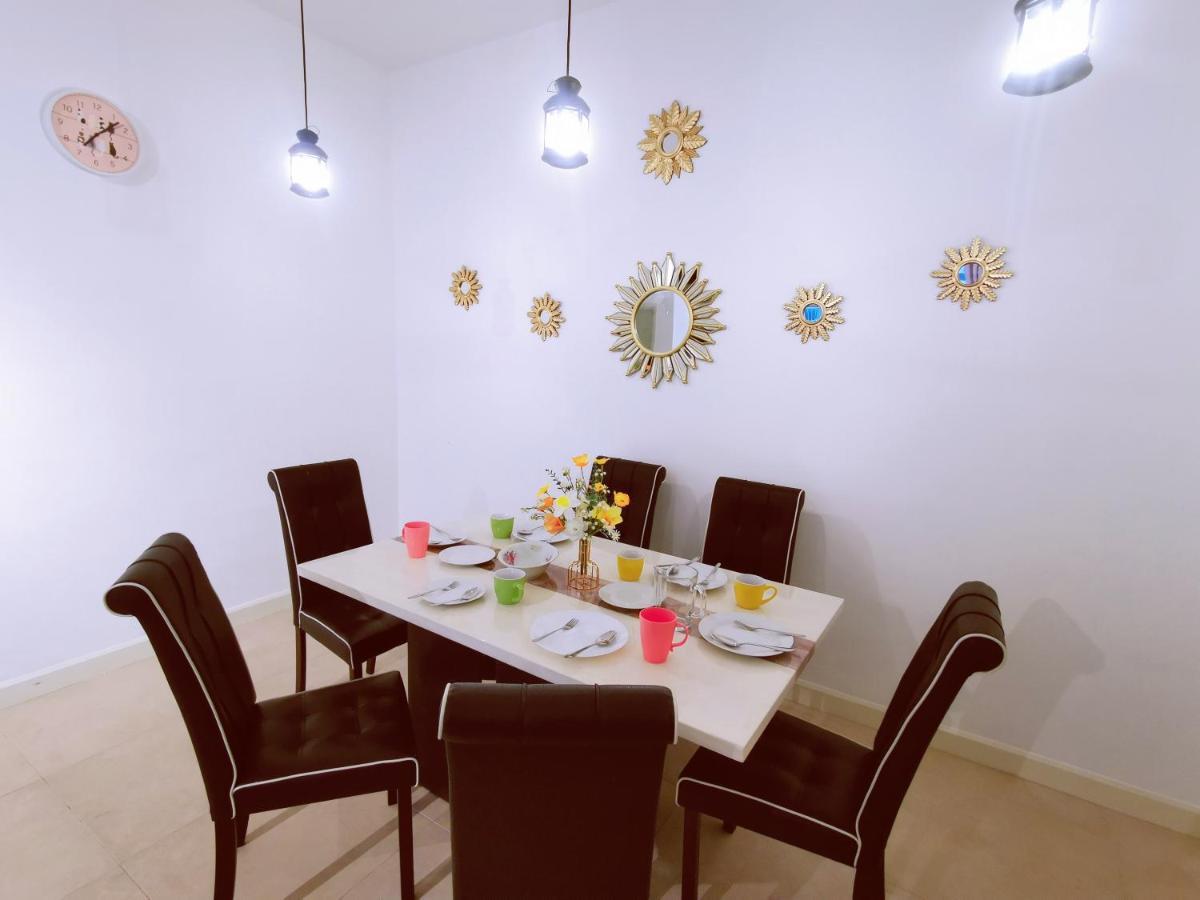 Legoland-4mins Walk-spacious-kids Friendly With Bathtub@ Happy Travel- Afinity Residency Apartment