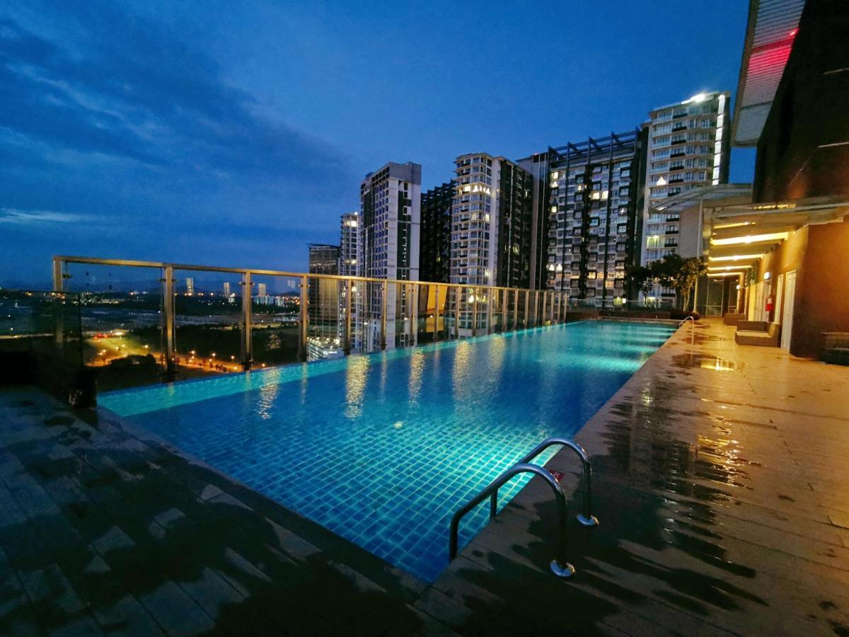 Legoland-4mins Walk-spacious-kids Friendly With Bathtub@ Happy Travel- Afinity Residency * Nusajaya (Iskandar Puteri)